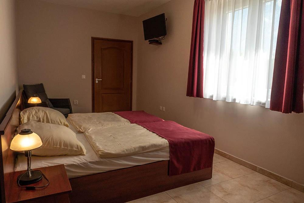 Alsoszuha Lovas Vendeghaz Bed & Breakfast Exterior foto