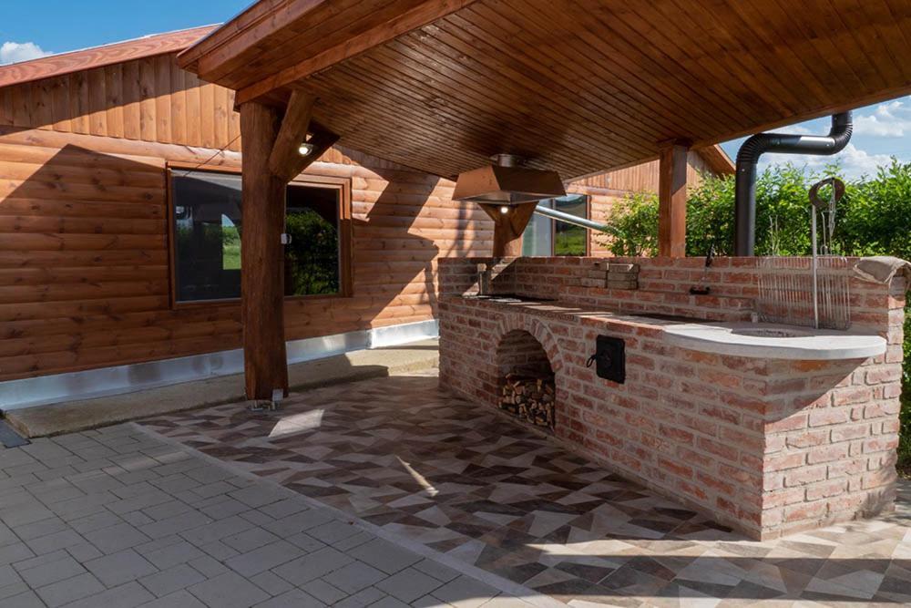 Alsoszuha Lovas Vendeghaz Bed & Breakfast Exterior foto